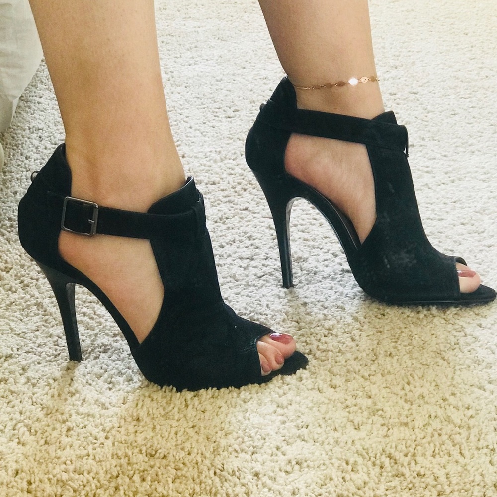 Chinese laundry black heels